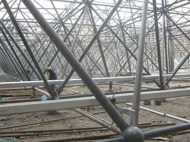 牙克石盘点螺栓球网架对选材方面的4点要求
